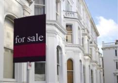 Asking prices rise to new record high in April: Rightmove flat for sale sign
